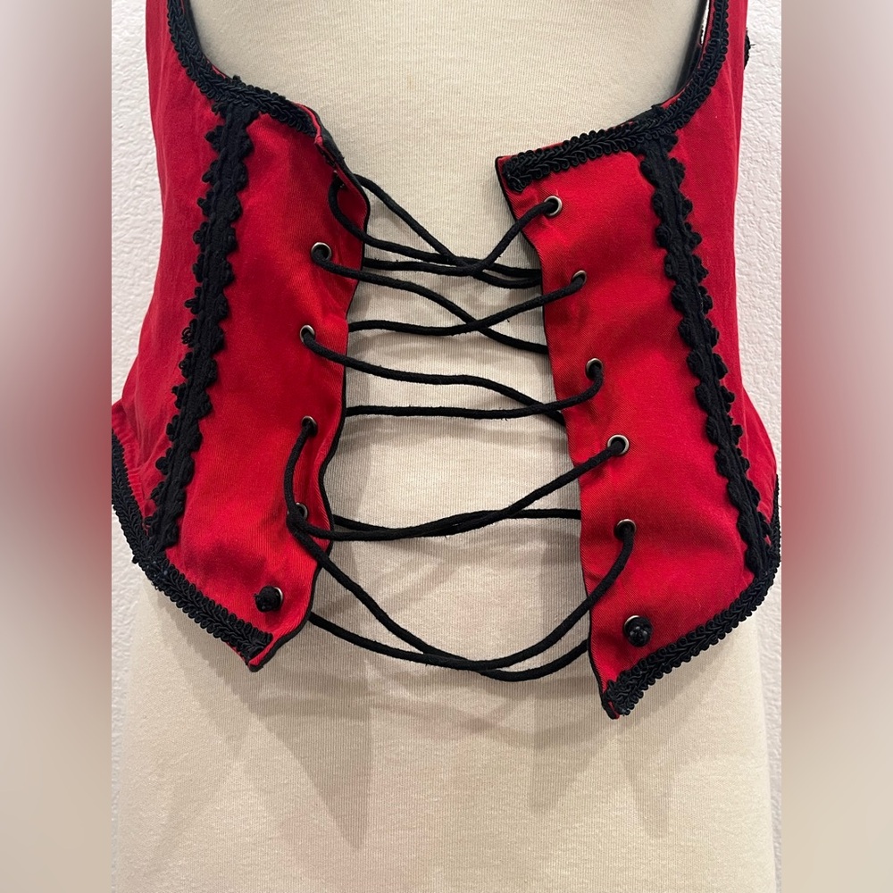 The Pyramid Collection Red Lace Up‎ Renaissance/Goth Underbust Corset. - Picture 6 of 11